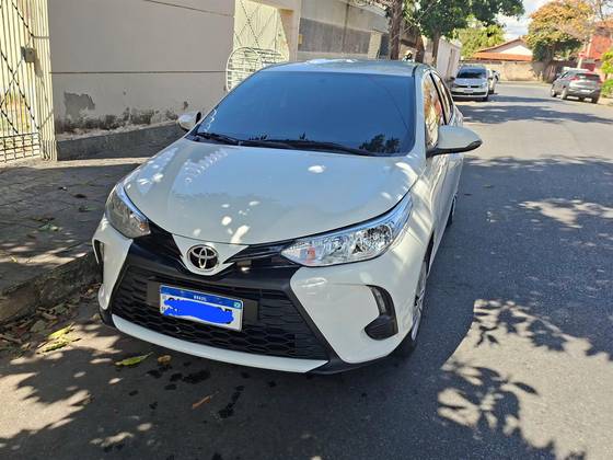TOYOTA YARIS 1.5 16V FLEX SEDAN XL LIVE MULTIDRIVE TOYOTA YARIS 1.5 16V FLEX SEDAN XL LIVE MULTIDRIVE